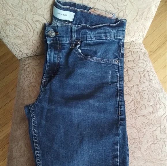 Levis Jeans - Picture 5 of 7